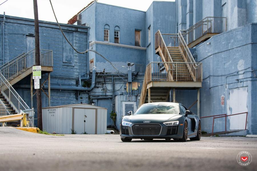 Audi R8 V10 on Vossen Wheels (HC-1) 2016 года  (фото 27 из 47)